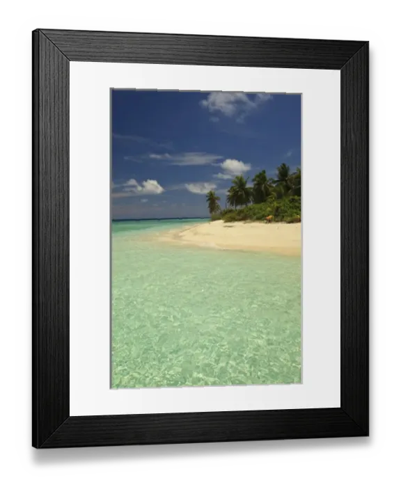 Framed Print : Funadovilligilli Island, North Huvadhoo Atoll, Southern Maldives, Indian Ocean