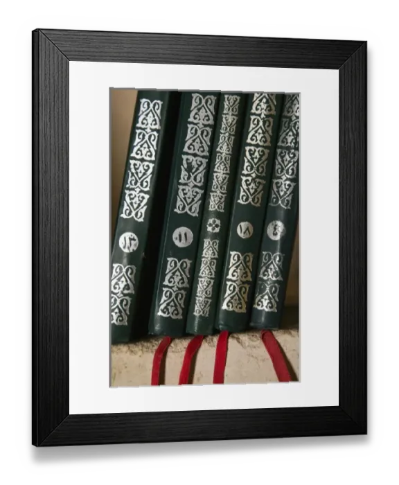 Framed Print : Oman, The Batinah Plain, Nakhal. Nakhal Fort, at the foot of the Hajar Mountains Framed Print : Oman, The Batinah Plain, Nakhal. Nakhal Fort, at the foot of the Hajar Mountains