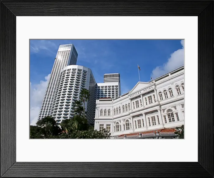 Framed Print : World exclusive Raffles Hotel built in 1887, Singapore