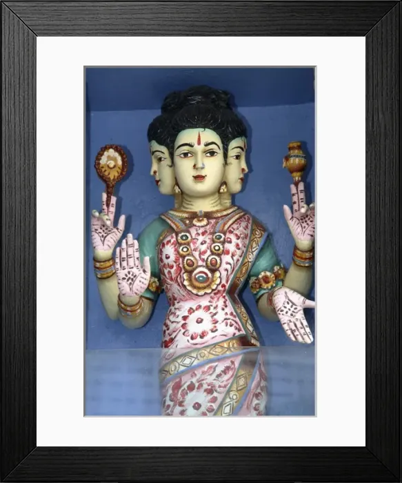 Framed Print : Singapore. A Hindu Religious figures decorating the wall of Sri Mariamman Temple