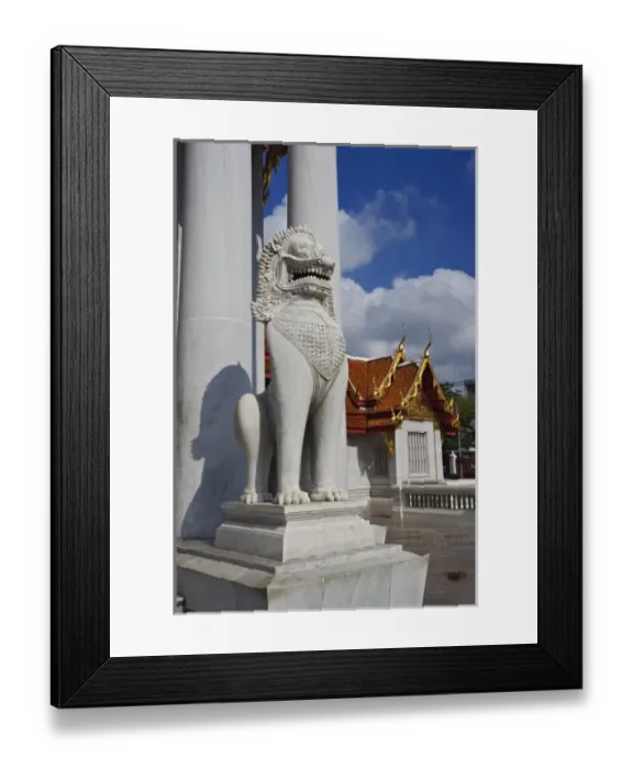 Framed Print : Marble Lion at entrance to the Ordination Hall (Ubosot Hall) at Wat Benchamabophit