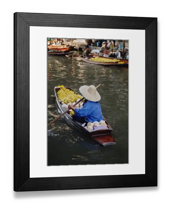 Framed Print : Thai woman at Damnoen Saduak Floating Market, Damnoen Saduak, Thailand Framed Print : Thai woman at Damnoen Saduak Floating Market, Damnoen Saduak, Thailand