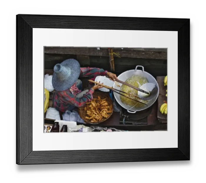 Framed Print : Thai man cooking, Damnoen Saduak Floating Market, Damnoen Saduak, Thailand Framed Print : Thai man cooking, Damnoen Saduak Floating Market, Damnoen Saduak, Thailand