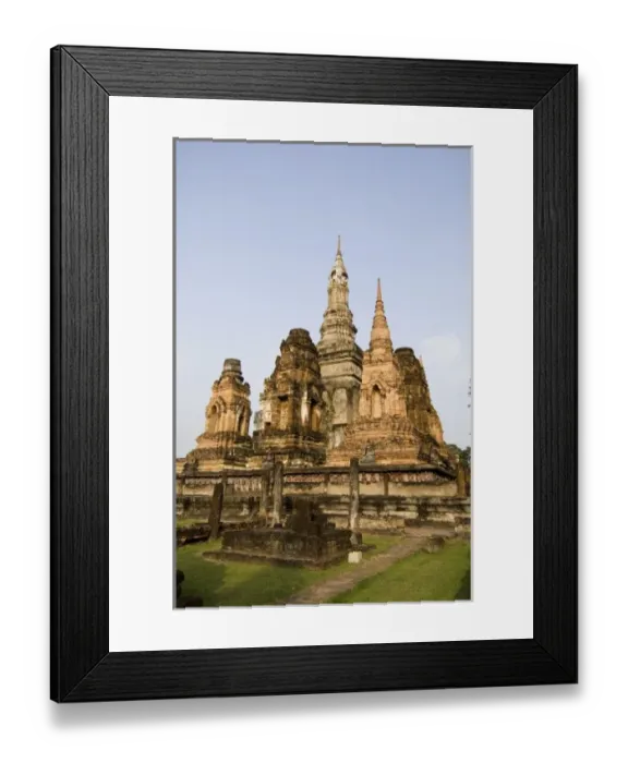 Framed Print : Stupas at Wat Mahathat Framed Print : Stupas at Wat Mahathat