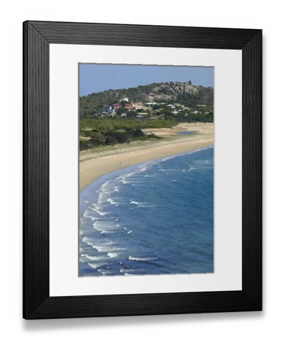Framed Print : Australia, Queensland, Whitsunday Coast, Bowen. Kings Beach from Flagstaff Hill