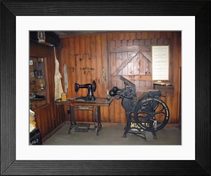 Framed Print : Kelly Tarltons replication of Robert Falcon Scotts Antarctic hut, including