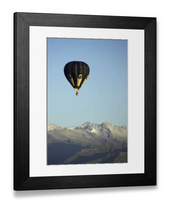 Framed Print : Hot Air Balloon and Mountains near Wanaka, South Island, New Zealand Framed Print : Hot Air Balloon and Mountains near Wanaka, South Island, New Zealand