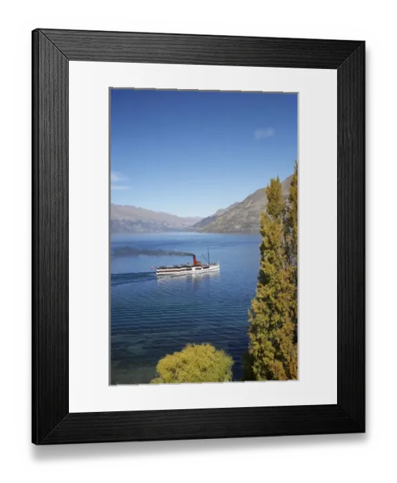 Framed Print : TSS Earnslaw, Lake Wakatipu, in Autumn, Queenstown, South Island, New Zealand