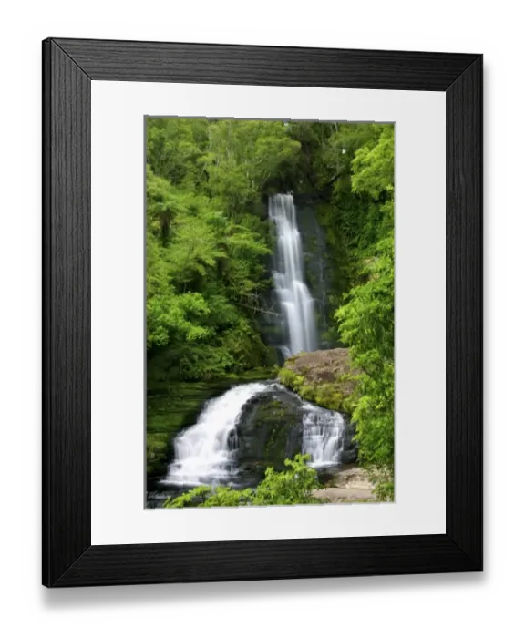 Framed Print : Catlins, New Zealand. A spectacular waterfall in the Catlins southern region
