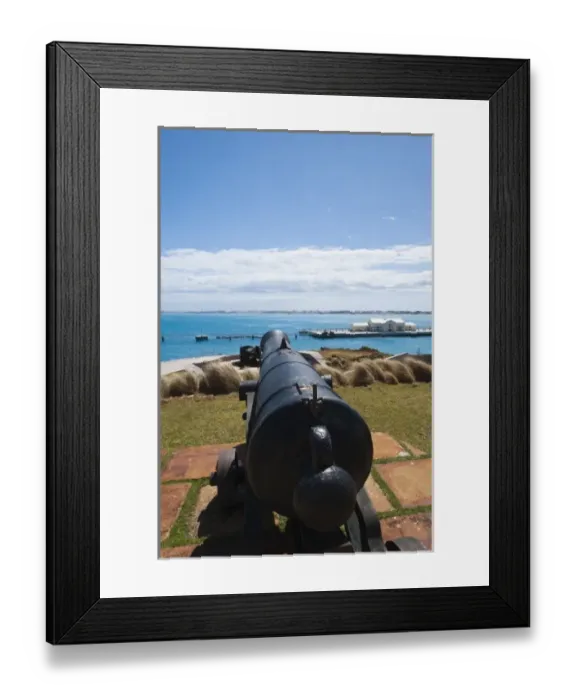 Framed Print : Bermuda. Cannons at the Commissioners House at the Royal Naval Dockyard