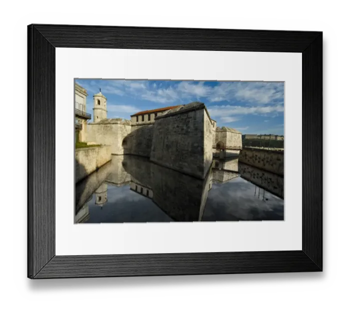 Framed Print : Impressive 16th century Spanish fort guarding Old Havana harbor, Cuba Framed Print : Impressive 16th century Spanish fort guarding Old Havana harbor, Cuba