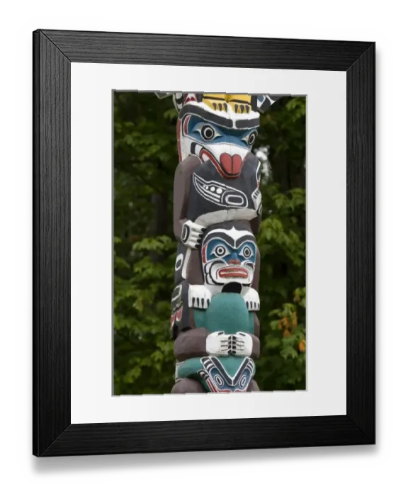 Framed Print : Totem pole located in Stanley Park at Vancouver, British Columbia, Canada