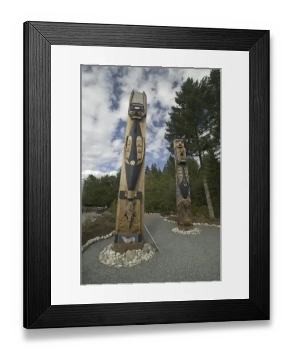 Framed Print : Thunderbird Project Featuring Tseshaht Totem Poles, Port Alberni, British Columbia