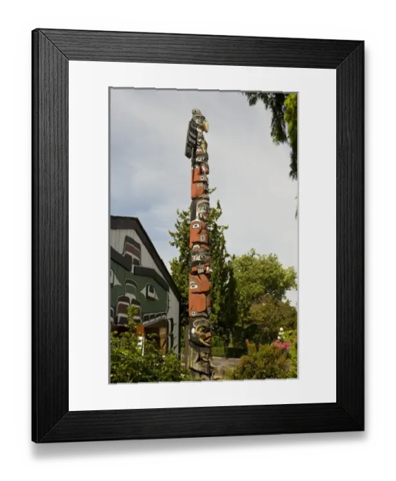 Framed Print : Thunderbird Park, Victoria, B. C. Inner Harbour, Canada (RF)