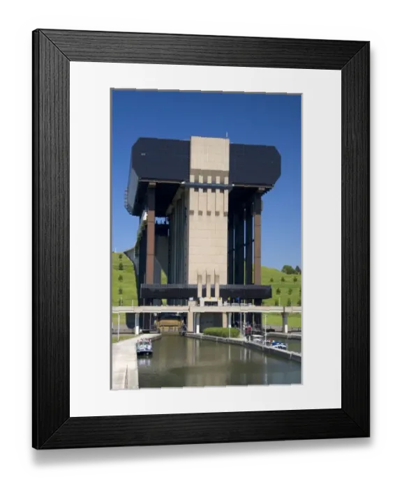 Framed Print : A view of the Strepy-Thieu boat lift on a branch of the Canal du Centre near