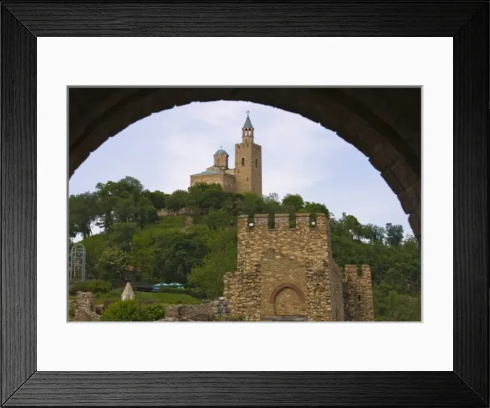 Framed Print : The medieval stronghold of Tsarevets, Veliko Tarnovo, Bulgaria Framed Print : The medieval stronghold of Tsarevets, Veliko Tarnovo, Bulgaria
