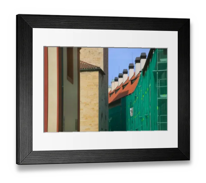 Framed Print : Tiny houses on Golden Lane (Zlat?ulicka)within the Prague Castle walls, Prague, Czech Framed Print : Tiny houses on Golden Lane (Zlat?ulicka)within the Prague Castle walls, Prague, Czech