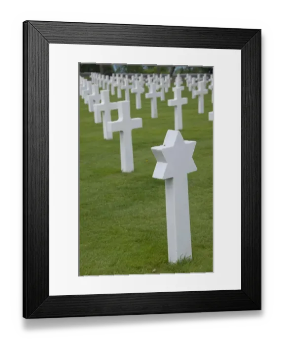 Framed Print : France, Normandy, Colleville-Sur-Mer. Normandy American Cemetery. White crosses mark