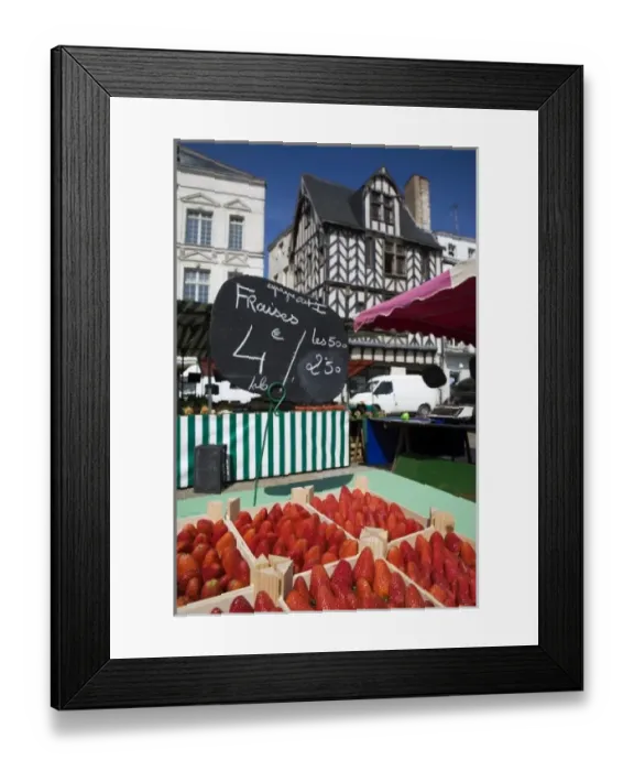 Framed Print : Marketplace, La Rochelle, Charante Maritime, Poitou-Charantes, France