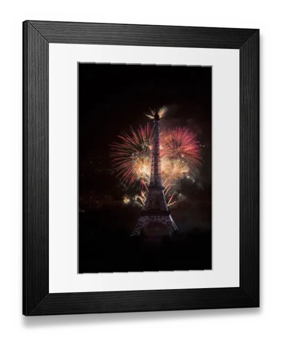 Framed Print : 14th July (Batille Day) fireworks at the Eiffel Tower, Paris, France Framed Print : 14th July (Batille Day) fireworks at the Eiffel Tower, Paris, France
