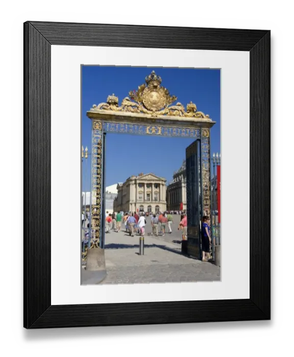 Framed Print : The Palace of Versailles at Versailles in the department of Yvelines, France Framed Print : The Palace of Versailles at Versailles in the department of Yvelines, France