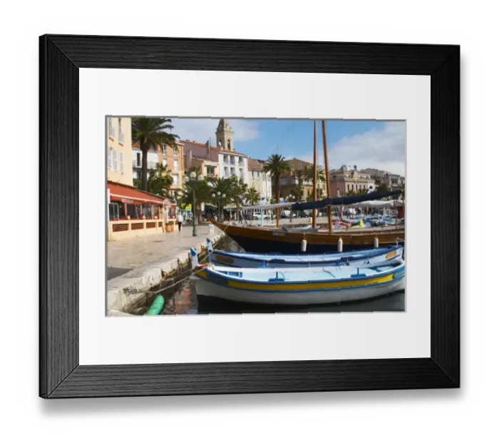 Framed Print : View of the harbour with fishing and leisure boats. Typical Provencal fishing boats Framed Print : View of the harbour with fishing and leisure boats. Typical Provencal fishing boats