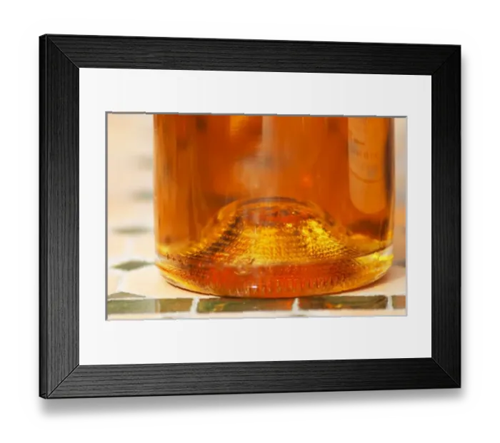 Framed Print : A bottle of Chateau Mont Redon Vieux Marc de Chateauneuf. The restaurant Le Verger de Papes
