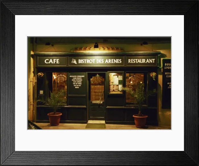 Framed Print : The restaurant Bistrot des Arenes in Nimes, a very traditional Lyon style restaurant