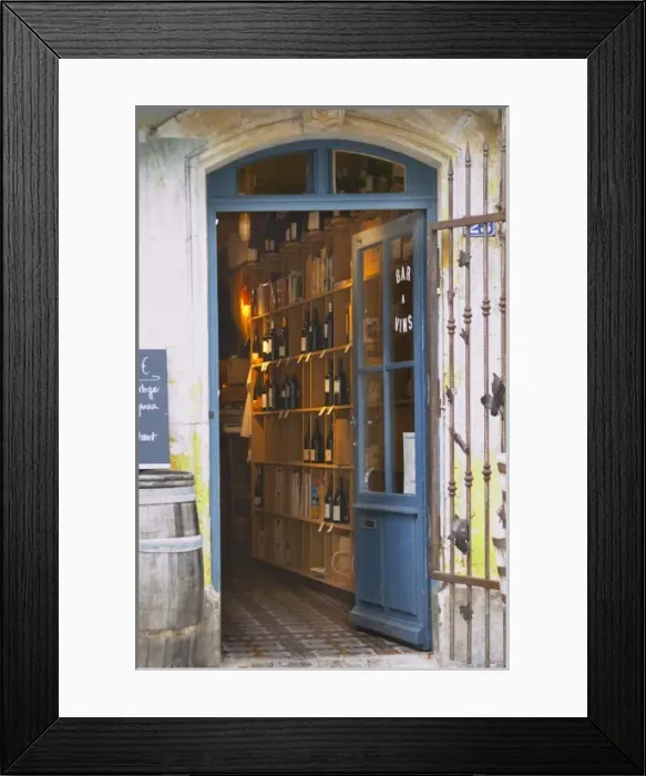 Framed Print : Restaurant l Horloge, the clock, on the main square, which is also a wine shop Framed Print : Restaurant l Horloge, the clock, on the main square, which is also a wine shop