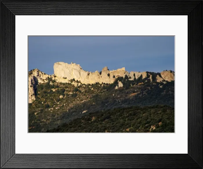 Framed Print : Chateau de Peyrepertuse. Chateau de Peyrepertuse. Hilltop Cathar fortification. Les Pays