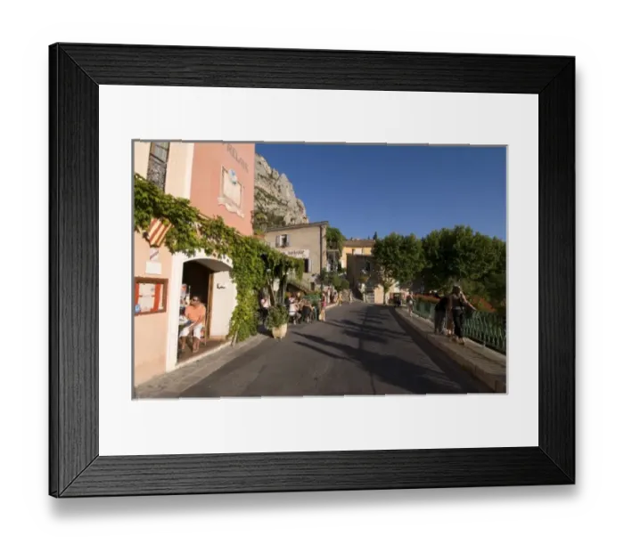 Framed Print : Moustiers-Sainte-Marie, Provence, France Framed Print : Moustiers-Sainte-Marie, Provence, France