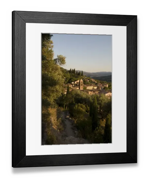 Framed Print : Moustiers-Sainte-Marie, Provence, France Framed Print : Moustiers-Sainte-Marie, Provence, France
