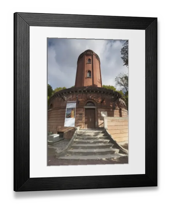 Framed Print : France, Midi-Pyrenees Region, Haute-Garonne Department, Toulouse, Le Chateau de l Eau Framed Print : France, Midi-Pyrenees Region, Haute-Garonne Department, Toulouse, Le Chateau de l Eau