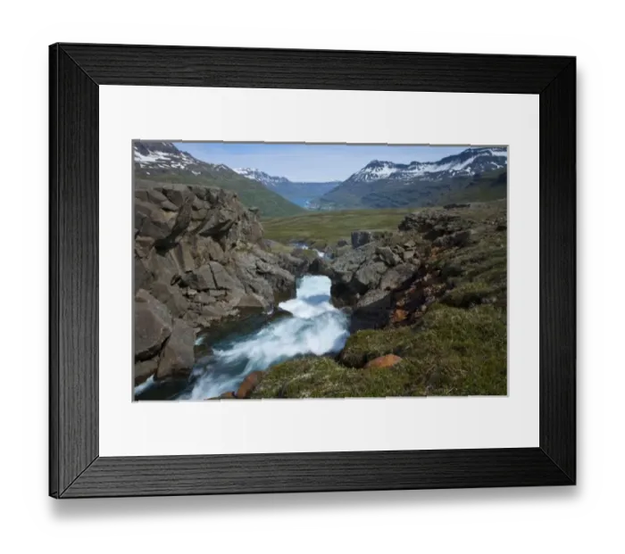 Framed Print : View of the town of Seydisfjordur, Iceland Framed Print : View of the town of Seydisfjordur, Iceland