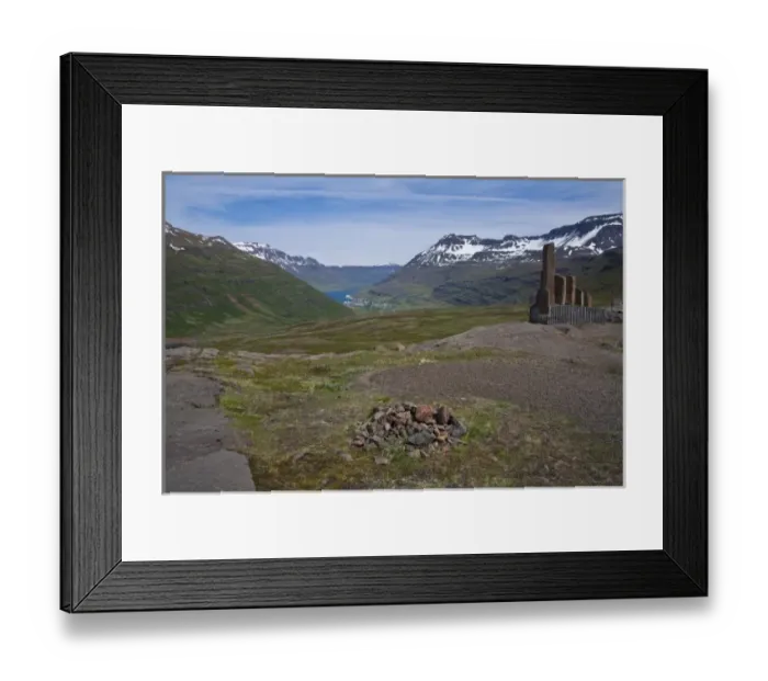 Framed Print : View of the town of Seydisfjordur, Iceland Framed Print : View of the town of Seydisfjordur, Iceland