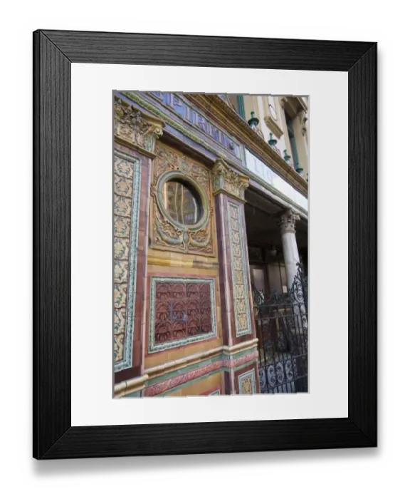 Framed Print : Ireland, Belfast, pub Framed Print : Ireland, Belfast, pub