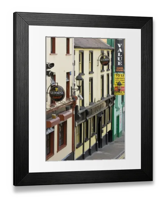 Framed Print : Northern Ireland, Derry, Londonderry, historic walled city