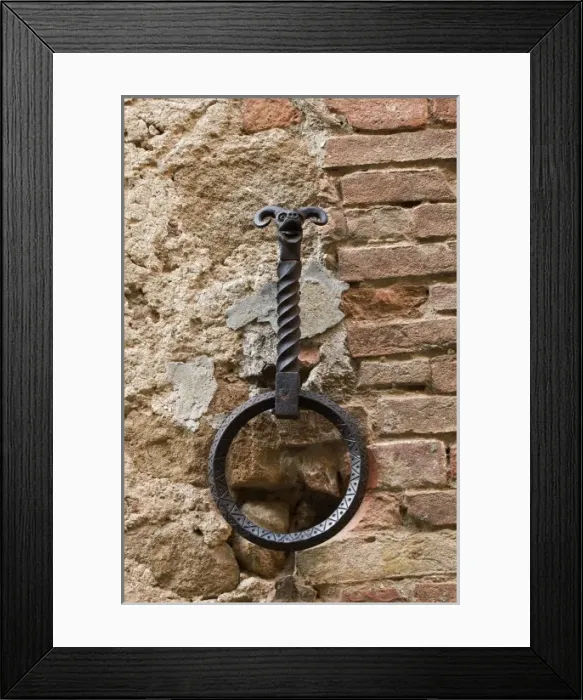 Framed Print : Wall anchor, Pienza, Italy, Tuscany Framed Print : Wall anchor, Pienza, Italy, Tuscany