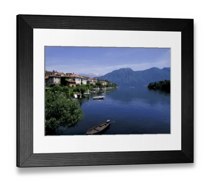 Framed Print : Italy, Lake Como, Tremezzo. Scenic view Framed Print : Italy, Lake Como, Tremezzo. Scenic view