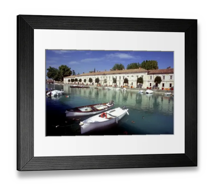 Framed Print : The lake town of Peschiera del Garda on Lake Garda, Italy Framed Print : The lake town of Peschiera del Garda on Lake Garda, Italy