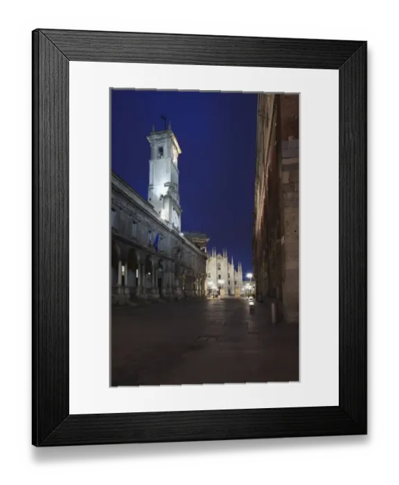 Framed Print : Italy, Milan Province, Milan. Piazza del Duomo and the Milan Cathedral, dawn Framed Print : Italy, Milan Province, Milan. Piazza del Duomo and the Milan Cathedral, dawn