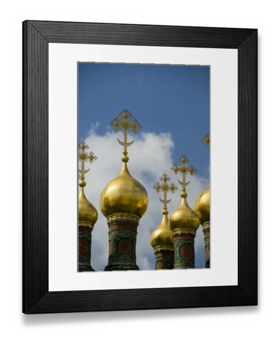 Framed Print : Russia, Moscow, The Kremlin. Terem Palace, guilded cupolas top the Czarinas Golden Chamber