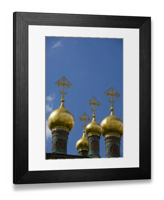 Framed Print : Russia, Moscow, The Kremlin. Terem Palace, guilded cupolas top the Czarinas Golden Chamber