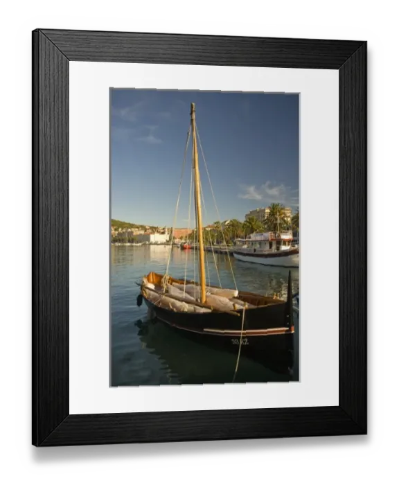Framed Print : Harbour area, Walking just outside Dioceltians Palace built as a grand retirement Framed Print : Harbour area, Walking just outside Dioceltians Palace built as a grand retirement