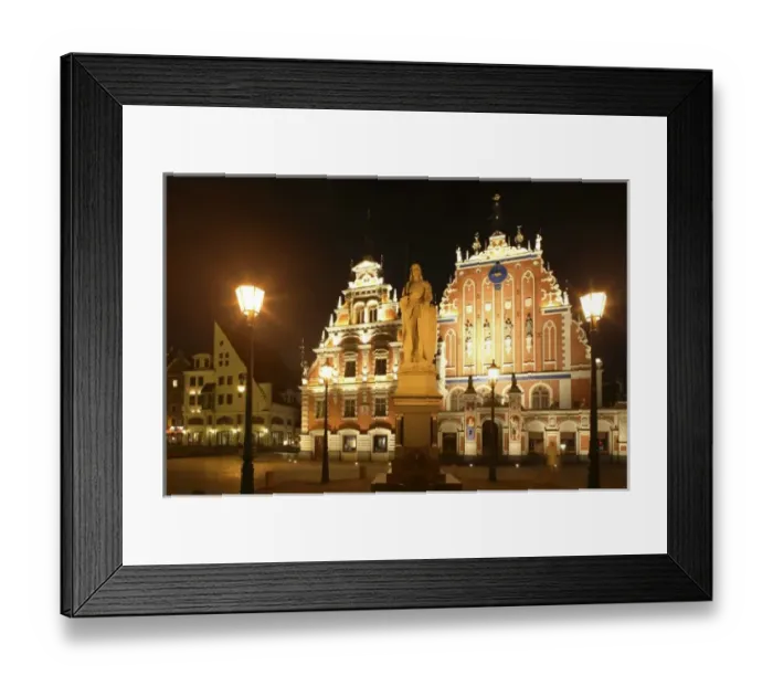 Framed Print : The night view of statue of Roland in Town Hall Square with the House of Blackheads