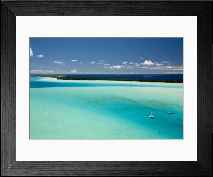 Framed Print : Parasailing over the beautiful lagoon of Bora Bora. (MR / PR) Framed Print : Parasailing over the beautiful lagoon of Bora Bora. (MR / PR)