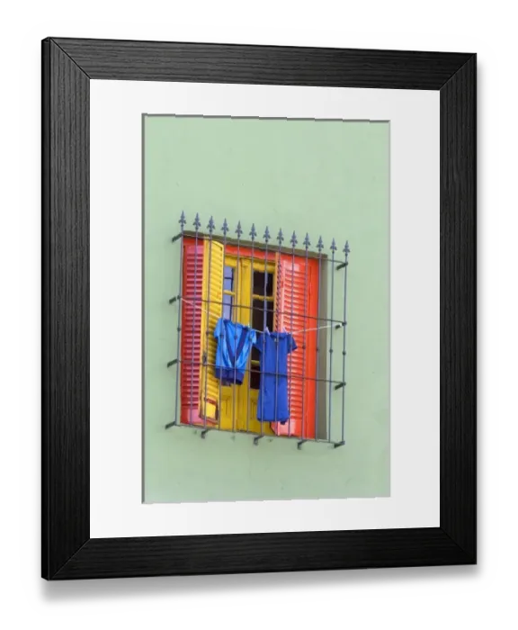 Framed Print : Colorful building in the La Boca barrio of Buenos Aires, Argentina Framed Print : Colorful building in the La Boca barrio of Buenos Aires, Argentina