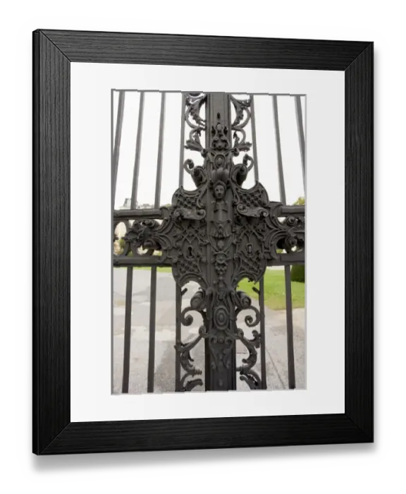 Framed Print : Detail from the entrance gate to the Belevedere Palace, Vienna, Austria Framed Print : Detail from the entrance gate to the Belevedere Palace, Vienna, Austria