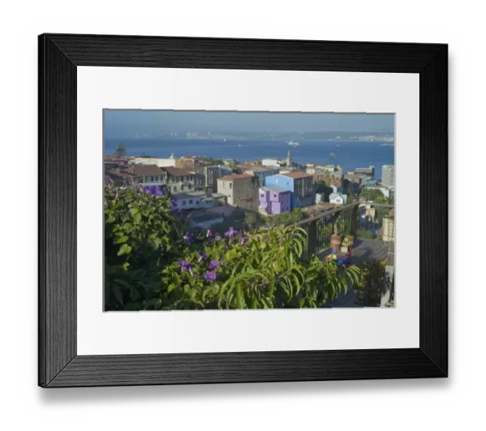 Framed Print : Valparaiso, Chile with harbor Framed Print : Valparaiso, Chile with harbor