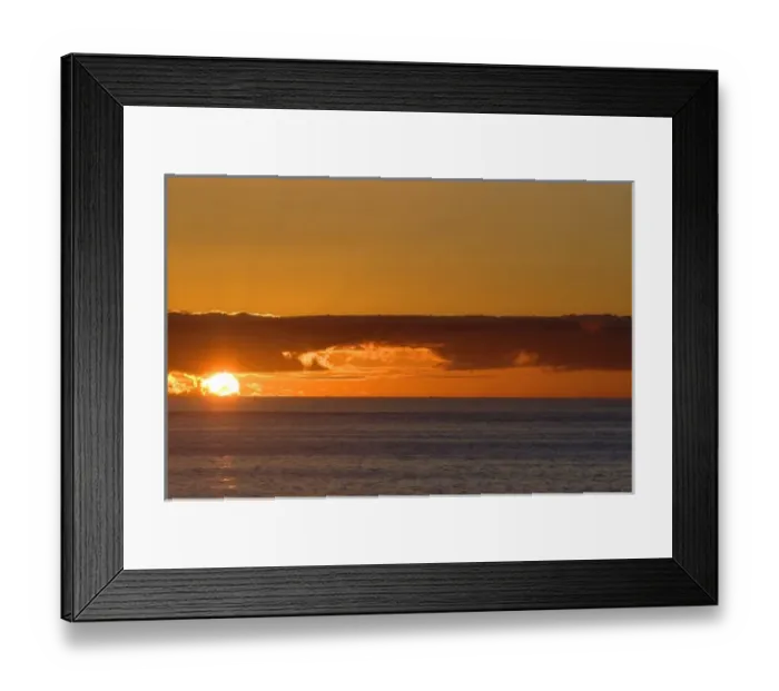 Framed Print : Sunset on the Pacific Ocean off the coast of Valparaiso, Chile Framed Print : Sunset on the Pacific Ocean off the coast of Valparaiso, Chile